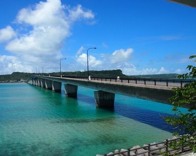 米軍ヘリ墜落の浜比嘉島、県内でも有数の絶景穴場スポット