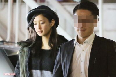 六本木で開催された志村けん誕生日会に参加する菜々緒(2013年)