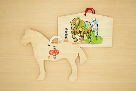 絵馬にも屈強なばんばの姿が。ばんば型（1000円）は漫画『銀の匙SilverSpoon』にも登場