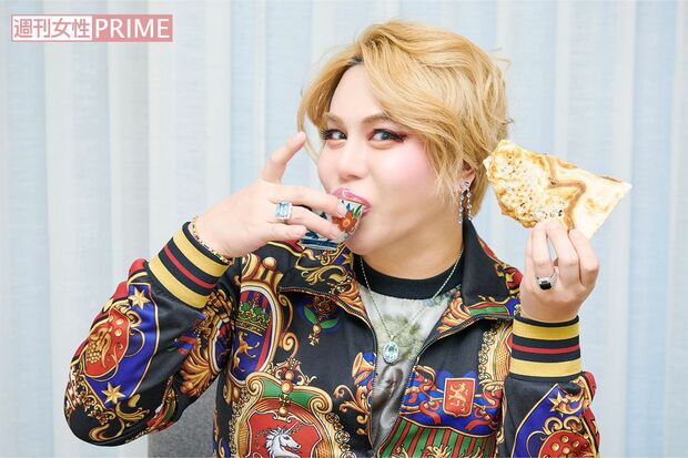 前回の取材ではケーキ3つ完食。今回は「ダイエット中だけどね♪」と言いつつ笑顔で完食！