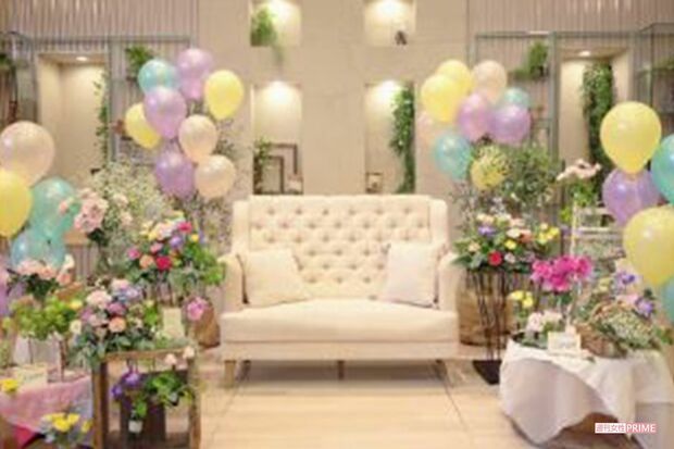 式場へ要望した飾りつけの花のイメージ。実際は花を探すのも難しいほどお粗末なものに