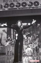 ドラマ『悪魔のようなあいつ』の主題歌『時の過ぎゆくままに』ヒットパーティー（'75年撮影）　写真／週刊女性写真班