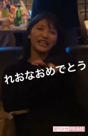 歌舞伎町のバーで泥酔した様子の『まねきケチャ』でセンターを務める松下玲緒菜