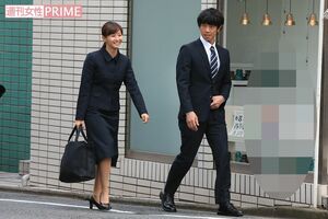 '14年9月、有名幼稚園の入園説明会に来た庄司智春と藤本美貴