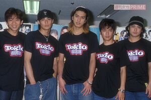 若かりしTOKIO。1994年のデビューから3か月で紅白出場を果たした