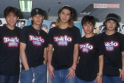 若かりしTOKIO。1994年のデビューから3か月で紅白出場を果たした