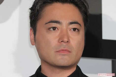 山田孝之「需要しかない」「金太郎やん」インスタグラムで披露の“裸エプロン”姿がナゼか大好評、自由人過…
