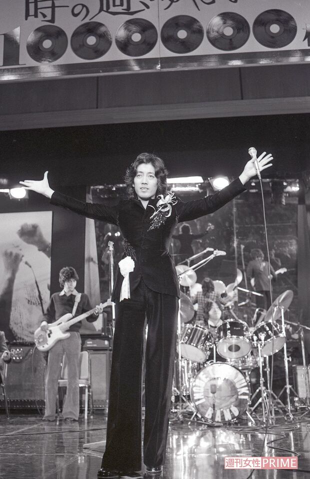 ドラマ『悪魔のようなあいつ』の主題歌『時の過ぎゆくままに』ヒットパーティー（'75年撮影）　写真／週刊女性写真班