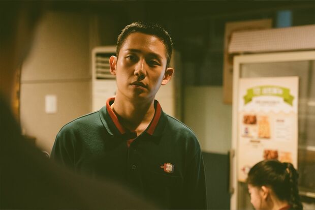 Netflixシリーズ『D.P.－脱走兵追跡官－』独占配信中