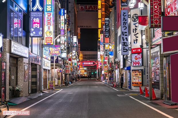 最初の休業要請が出た直後の歌舞伎町。客足が減り、性産業で働く女性たちにも打撃が