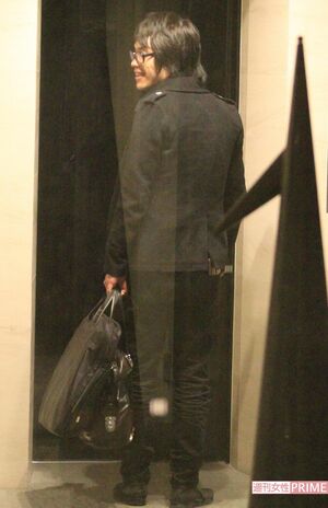 週刊女性の直撃取材を受ける、麒麟・川島明