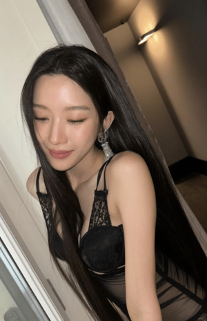 2/24に行われた『DOLCE & GABBANA』のショーに参列したムン・ガヨン(ムン・ガヨン公式インスタグラムより)