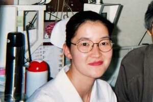 看護師時代、子育てと、認知症の祖母の面倒も見ていた松山照紀さん(本人提供)