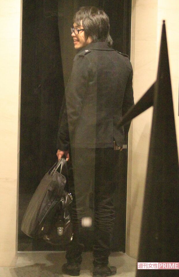 週刊女性の直撃取材を受ける、麒麟・川島明