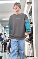 笑顔も多く見られた平野は終始、リラックスムード。『未満警察』撮影より　撮影／渡邉智裕