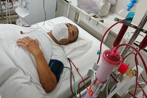 透析治療中の義太夫。'24年には糖尿病の合併症で心筋梗塞を起こしている（本人提供写真）