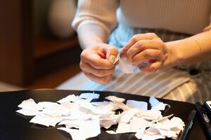 書き終わったら紙を思い切りちぎる！