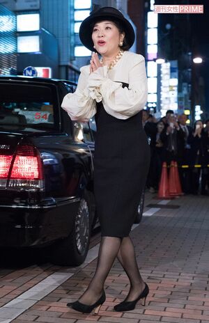 ステージ衣装のまま会場を後にした桜田。報道陣からの復帰についての問いかけには答えず