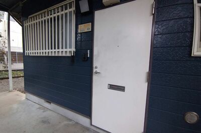 事件現場となった渡辺正人容疑者と被害者らが住んでいたアパート