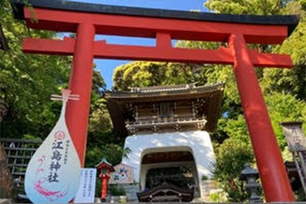 境内でいちばん低い場所にある辺津宮は島の玄関口だ