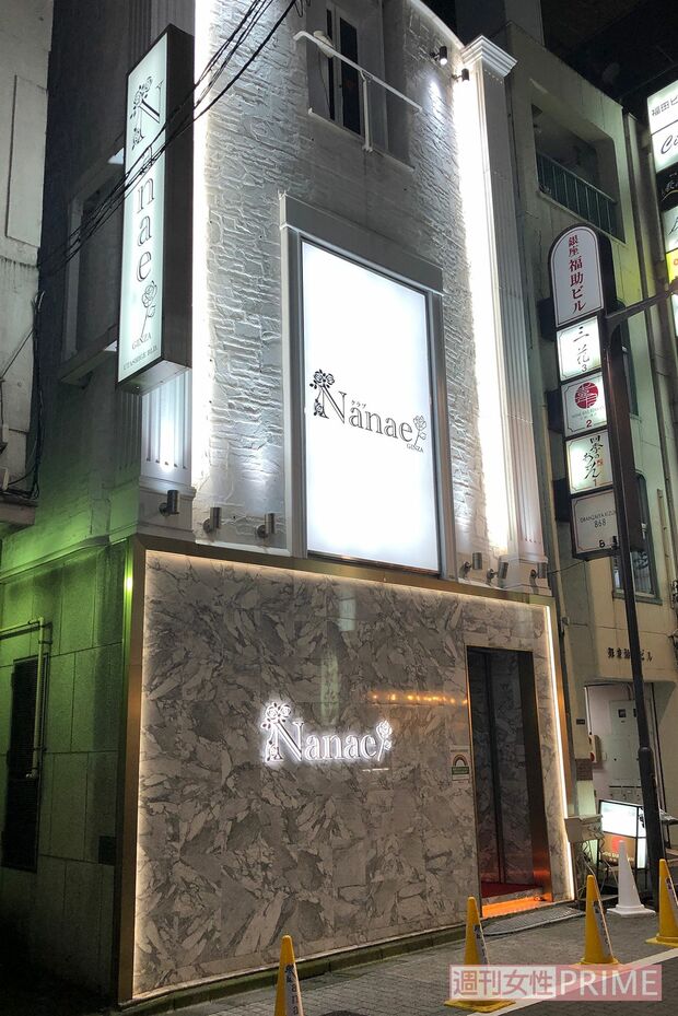 2018年にオープンしたクラブ『Nanae』。外装も内装もゴージャスで、3階建てのすべてのフロアがお店になっている