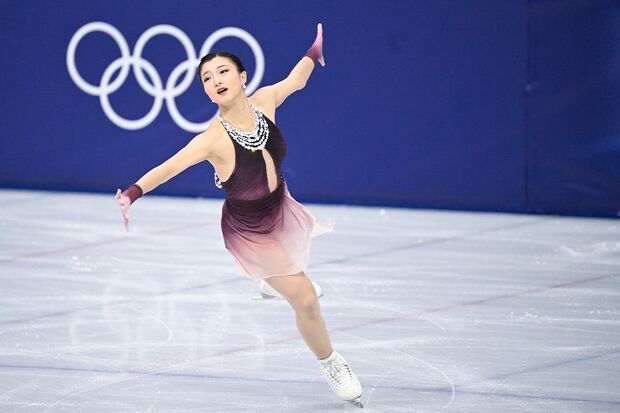 団体はアメリカに次ぐ2位で最終日を迎え、ペア・三浦＆木原の“りくりゅう”組と、男子フリー佐藤が自己ベストをマークする堂々の演技。女子フリーの坂本も会場を魅了し1位となるも、合計点でアメリカに1点差で敗れ、2大会連続の銀を獲得した　撮影／JMPA