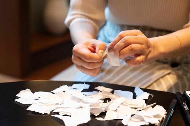 書き終わったら紙を思い切りちぎる！