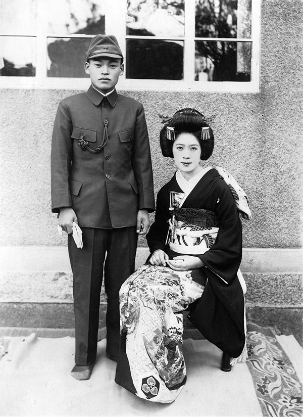 【写真】ツチヱさんと仁九郎さん。三三九度で初めて仁九郎さんと顔を合わせたとき、「自分はこの人の妻になるために生まれてきたんだ」と直感したのだそう