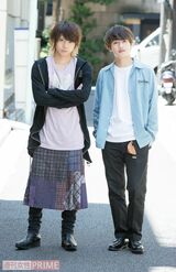 佐藤流司、松本岳　撮影／伊藤和幸　スタイリスト／浜元理恵（佐藤さん）　衣装協力／elements,H（佐藤さん、トップス2点）