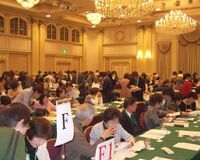 親による「代理婚活」、行列ができる娘の職業とは