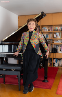 80歳を超えて、ますます活動的に。この日も取材の後、福岡でのコンサートのために東京を飛びたった 撮影/佐藤靖彦