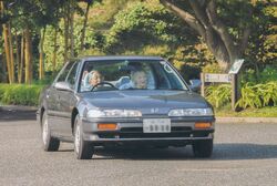 お車を運転される天皇陛下