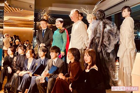 2年間で約2500時間のカリキュラムをこなす［フロムハンド］メイクアップアカデミーの卒業制作ショー。メイクアップアーティストの育成以外にも多彩な業界へ人材を輩出