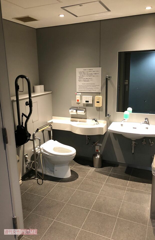 渡部健が不貞行為に及んだ「六本木ヒルズの多目的トイレ」