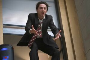 自らのバンド名を“ハマス”と名乗ったことで炎上したティモシー・シャラメ(『SNL』公式YouTubeより)