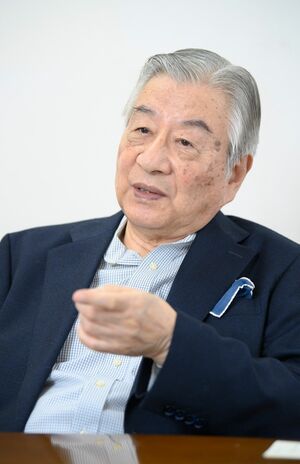 「皇室は変わってしまった」と険しい表情で語る明石さん 写真/渡邉智裕