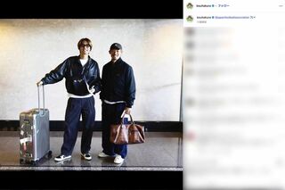 川口春奈とお揃いのサングラスを愛用している板倉滉(写真左、本人のインスタグラムより)