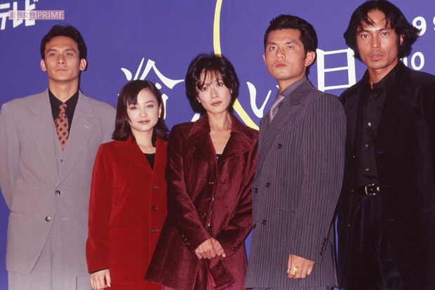 '98年のドラマ『冷たい月』の制作発表。左から伊原剛志、永作博美、中森明菜、的場浩司、唐渡亮
