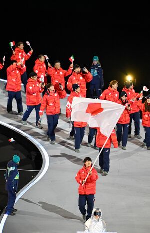 ミラノの会場では、森重選手を先頭に日本代表選手たちが入場