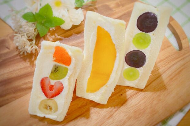 小麦粉を使うパン、輸入フルーツたっぷりのフルーツサンドも、さらに高級化？