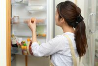 冷蔵庫の「ドアポケに卵」「収納グッズ多用」は危険! 食中毒菌が増える“NG行動”