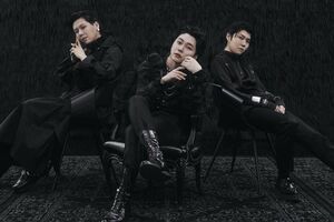 韓国風なシックな衣装も着こなす2018年のMrs. GREEN APPLE（公式ホームページより）