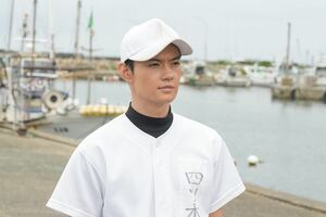 結は高校球児の四ツ木（佐野勇斗）や、幼なじみの陽太（菅生新樹）ら周囲の人に影響を受け成長