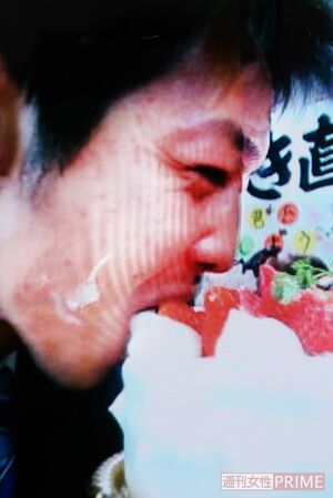 夕張市長当選後はケーキをガブリ!（’11年4月）