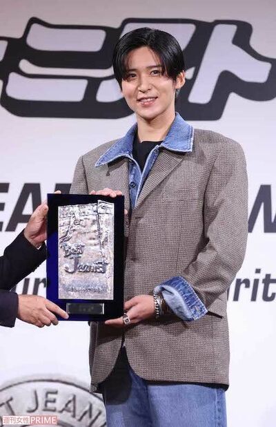 目黒蓮「これはやりすぎ」『それスノ』ロケ先で“使用済1000円札”展示が