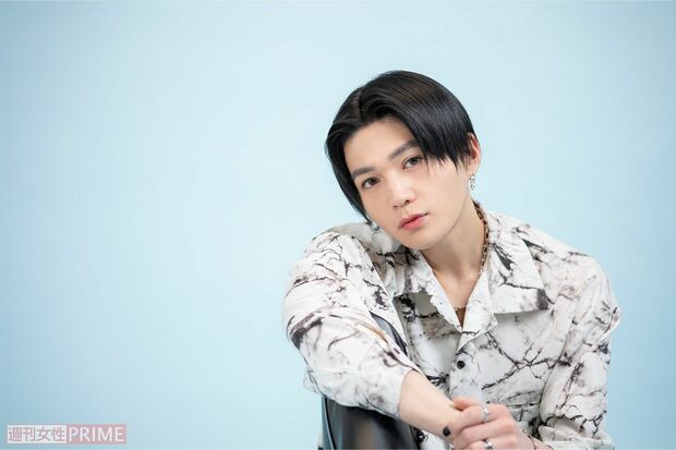 八木勇征　カメラマン／齋藤周造　ヘアメイク／塚原ひろの　 スタイリング／藤山晃子