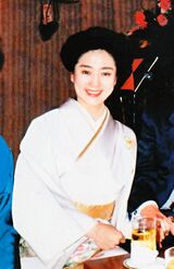 銀座時代。30代で上京し、ナンバーワンホステスを経てオーナーママに。夫の幸治社長と知り合ったのもこのころ