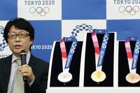 死別、災害、挫折……人に寄り添うデザインから生まれた「光と影」の東京五輪メダル