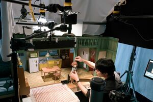 『リラックマとカオルさん』の撮影風景　（C）2019 San-X Co., Ltd. All Rights Reserved.