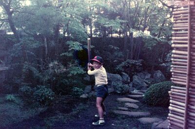 野球少年だったが、友人が塾通いを始めたことで野球をやめて中学受験をすることに